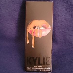 Kylie Jenner Velvet Liquid Lipstick & Lip Liner